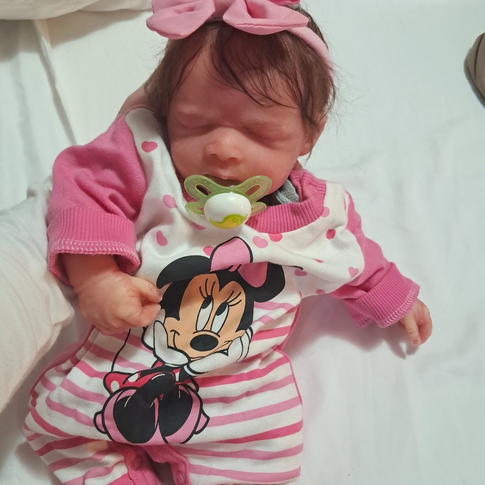 Realistic marshmallow silicone baby girl doll - Picture 8 of 17